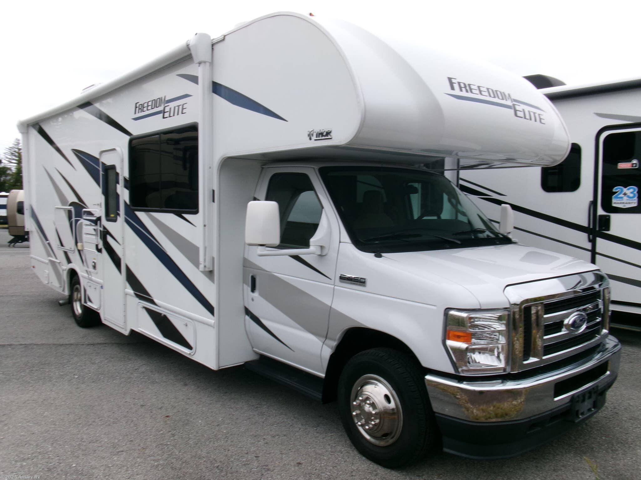 2022 Thor Motor Coach Freedom Elite 27FE