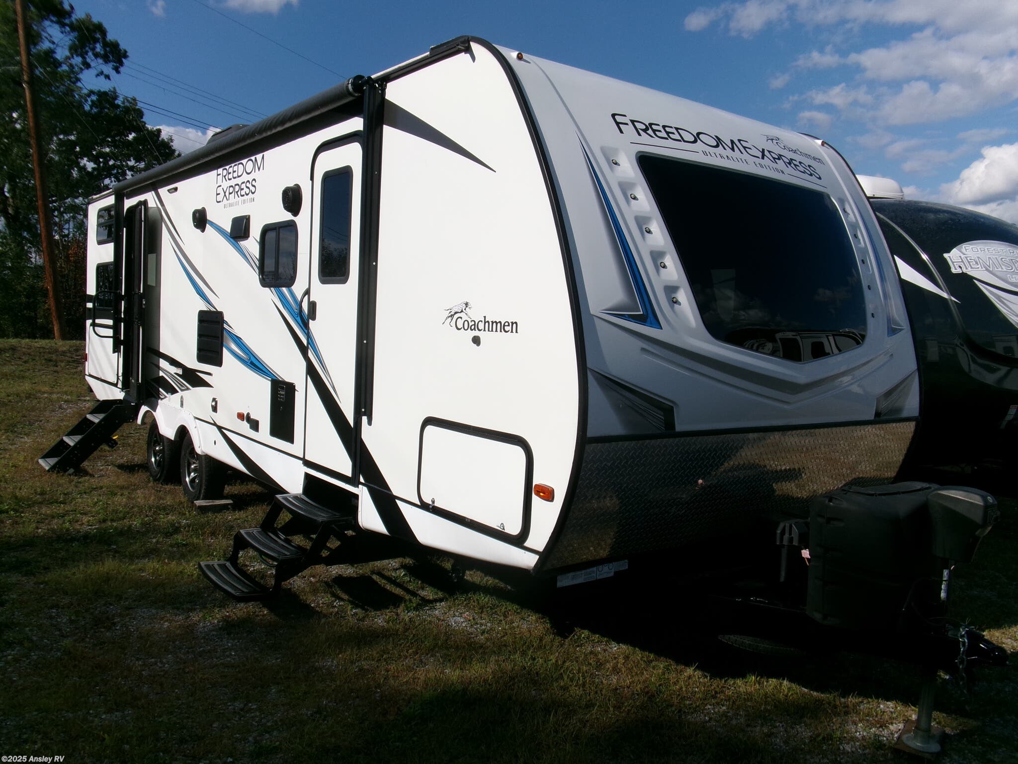 2021 Coachmen Freedom Express Ultra Lite 287BHDS