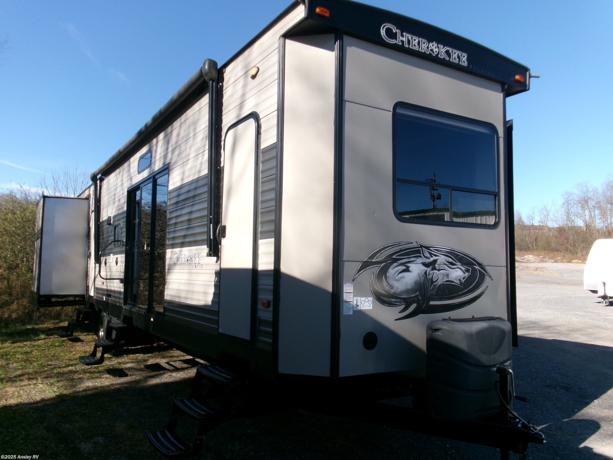 Used 2017 Forest River Cherokee 39KR available in Duncansville, Pennsylvania