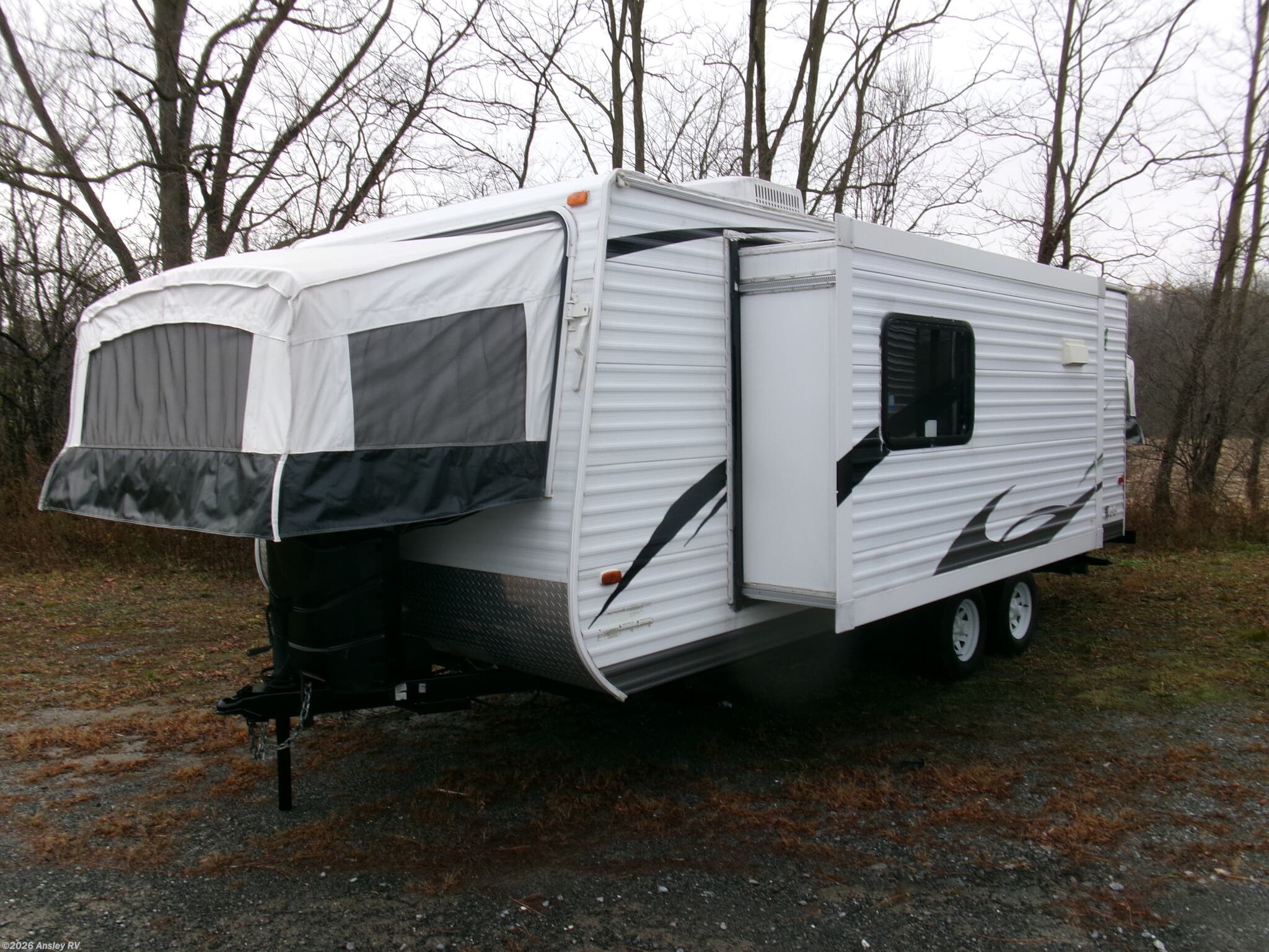 Used 2012 Forest River Wildwood X-Lite 22EXL available in Duncansville, Pennsylvania