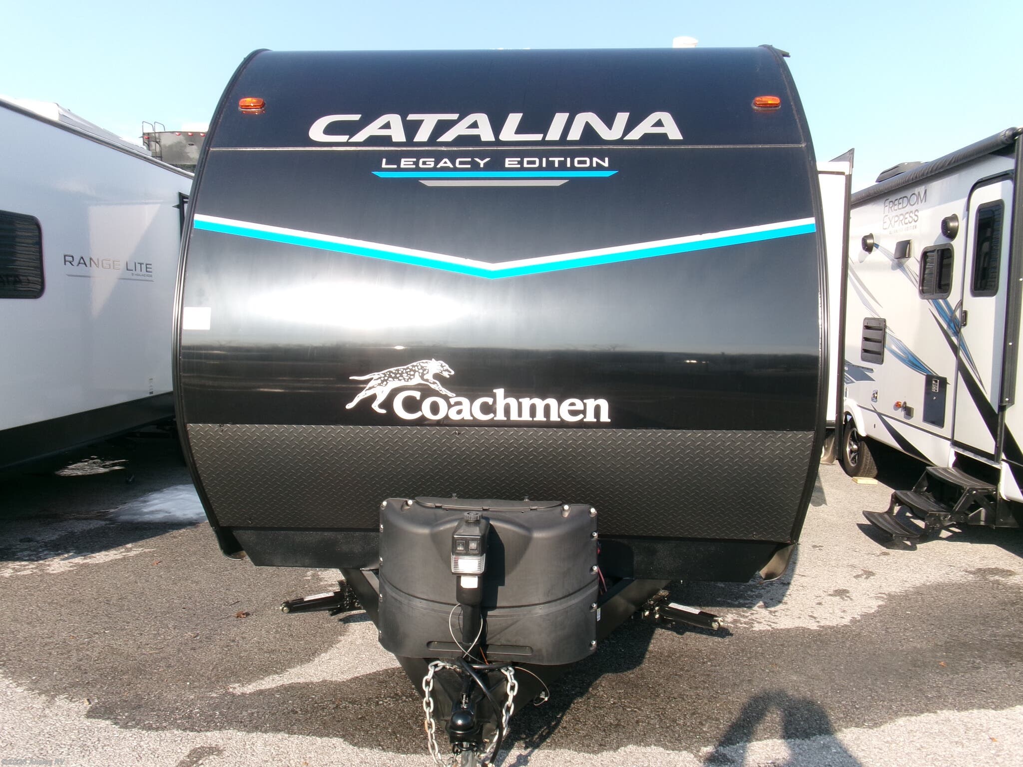 2023 Catalina Legacy Edition 293QBCK by Coachmen from Ansley RV in Duncansville, Pennsylvania