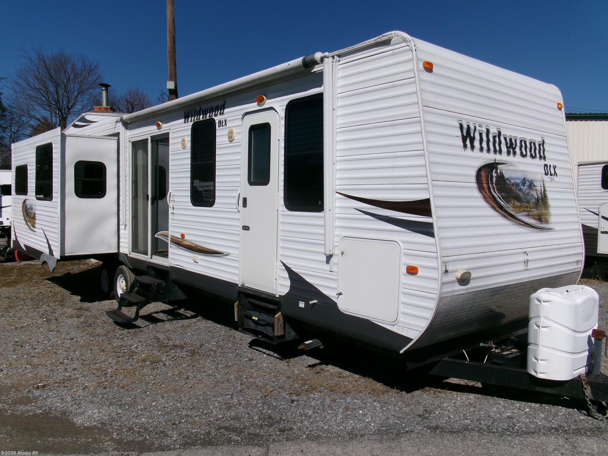 2013 Forest River Wildwood DLX 372REDS