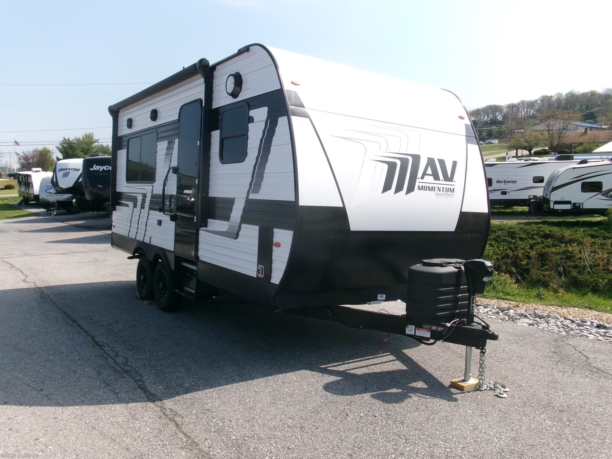 2026 Grand Design Momentum MAV 17MAV