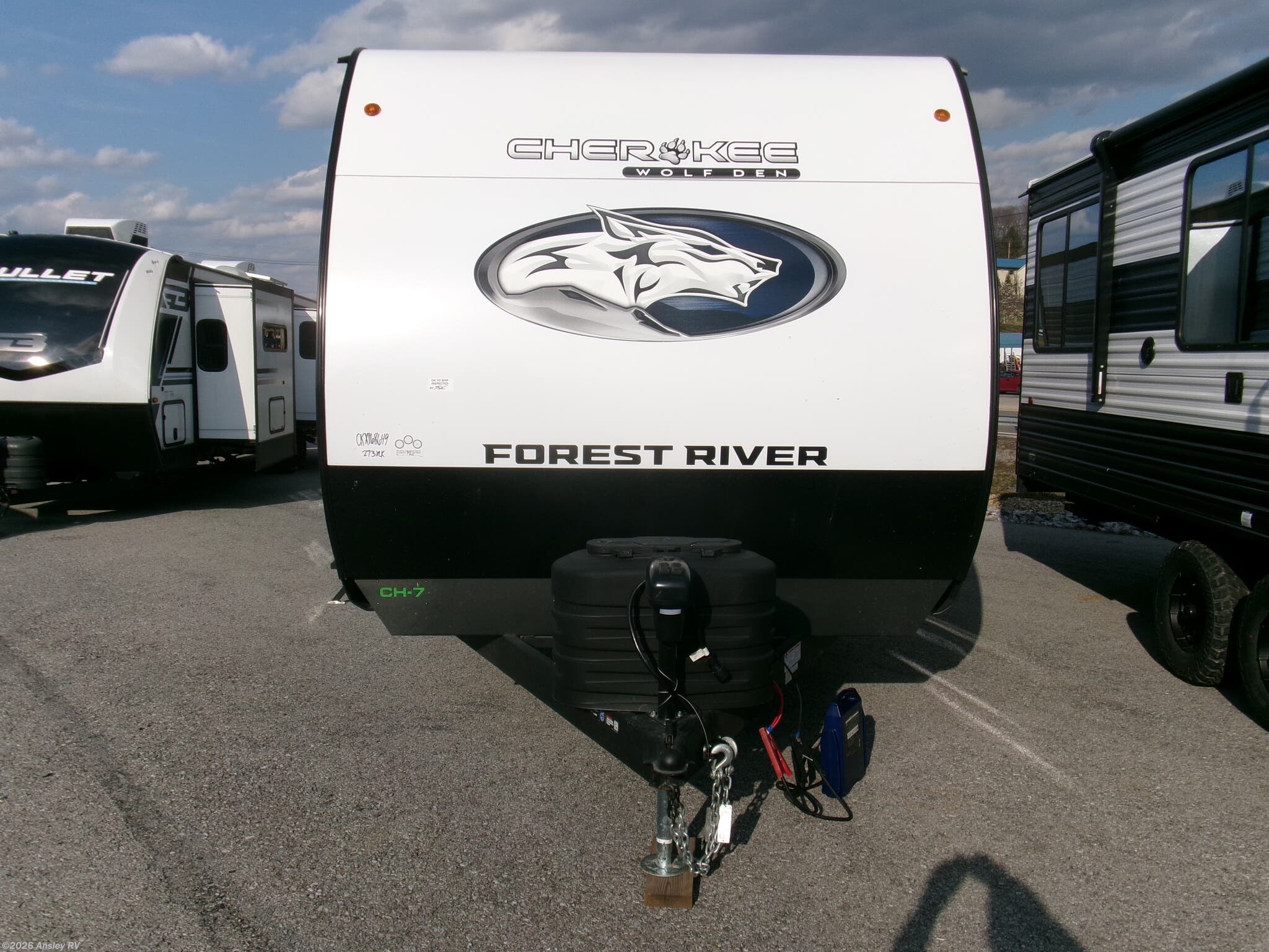 New 2026 Forest River Cherokee Wolf Den 273XLK available in Duncansville, Pennsylvania
