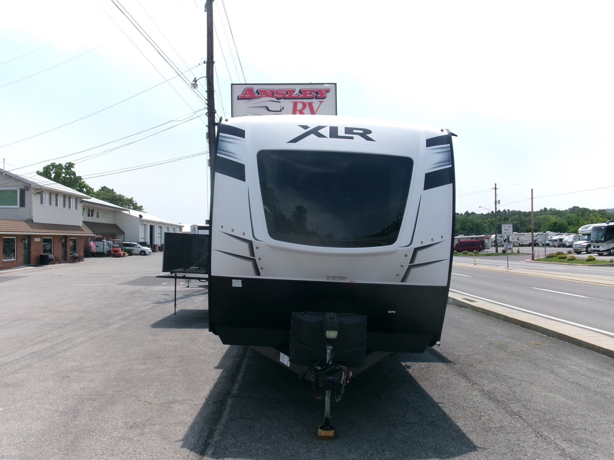 2023 XLR Hyperlite 3412 by Forest River from Ansley RV in Duncansville, Pennsylvania
