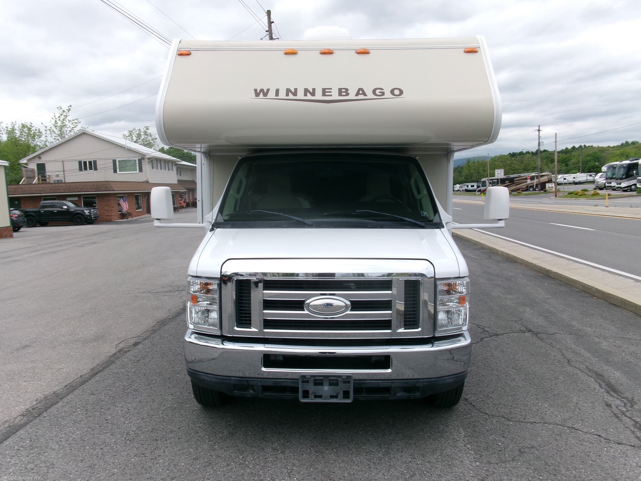 2015 Minnie Winnie 25B by Winnebago from Ansley RV in Duncansville, Pennsylvania
