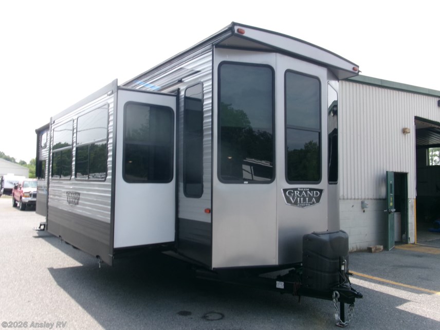 Used 2020 Forest River Salem Grand Villa 42FLDL available in Duncansville, Pennsylvania