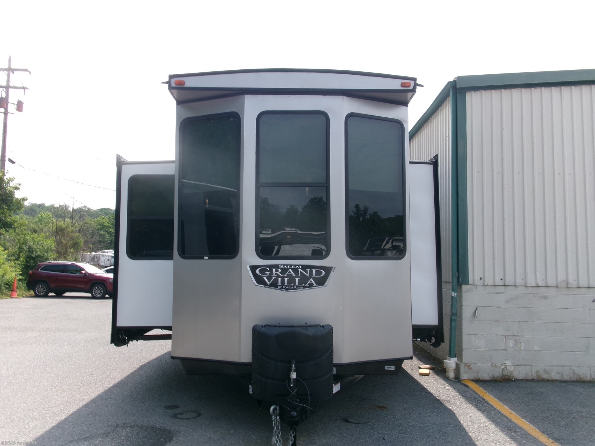 2020 Salem Grand Villa 42FLDL by Forest River from Ansley RV in Duncansville, Pennsylvania
