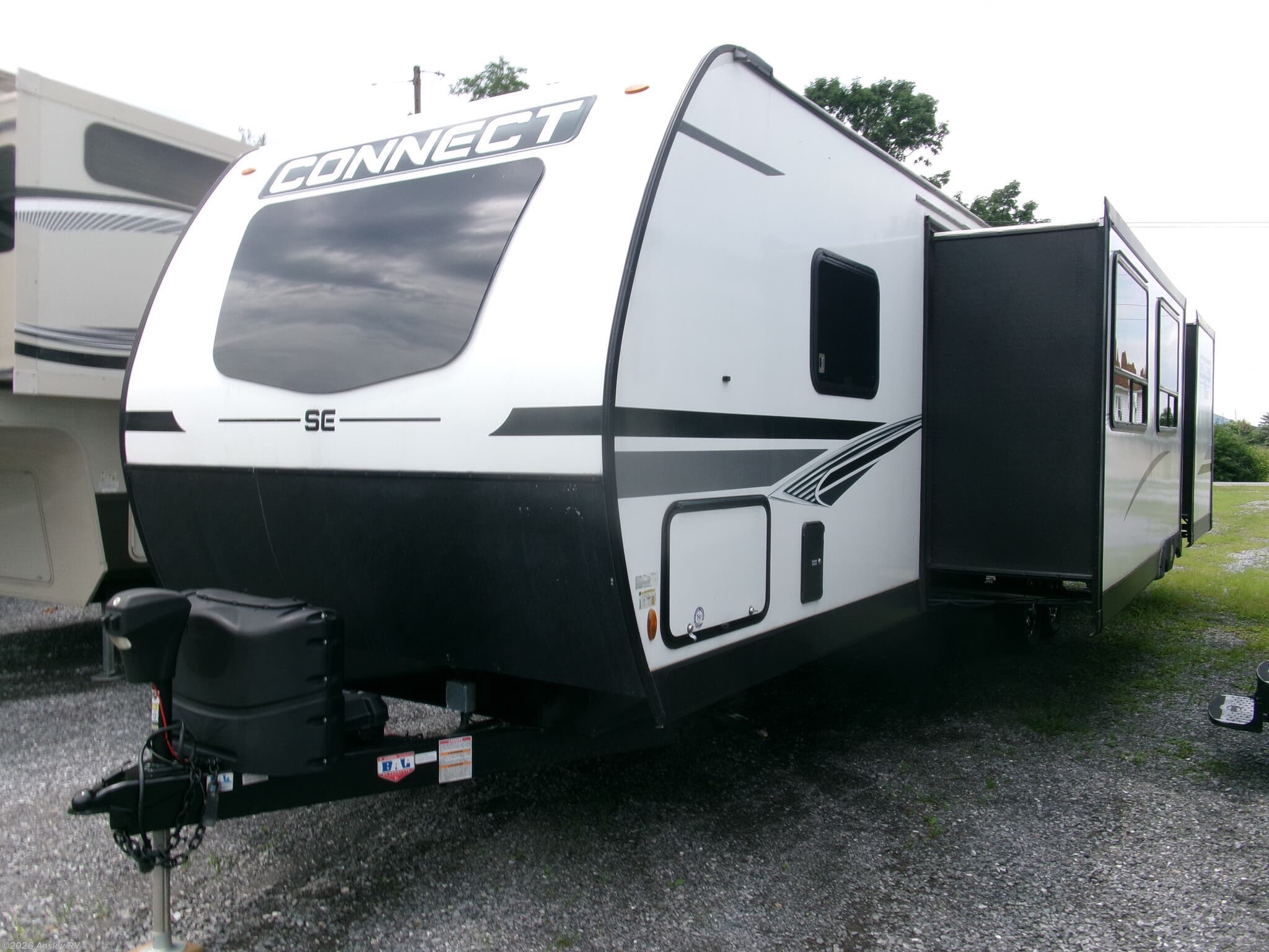 Used 2022 K-Z Connect SE C312BHKSE available in Duncansville, Pennsylvania