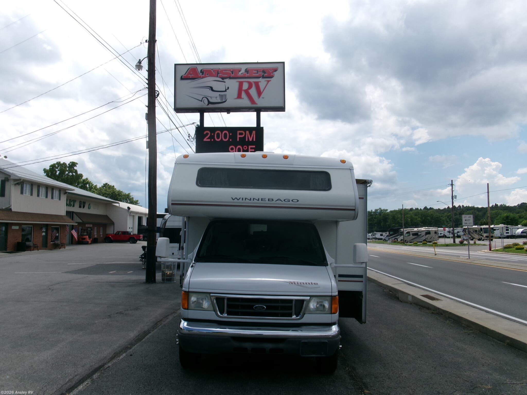 2005 Minnie Winnie 31C by Winnebago from Ansley RV in Duncansville, Pennsylvania