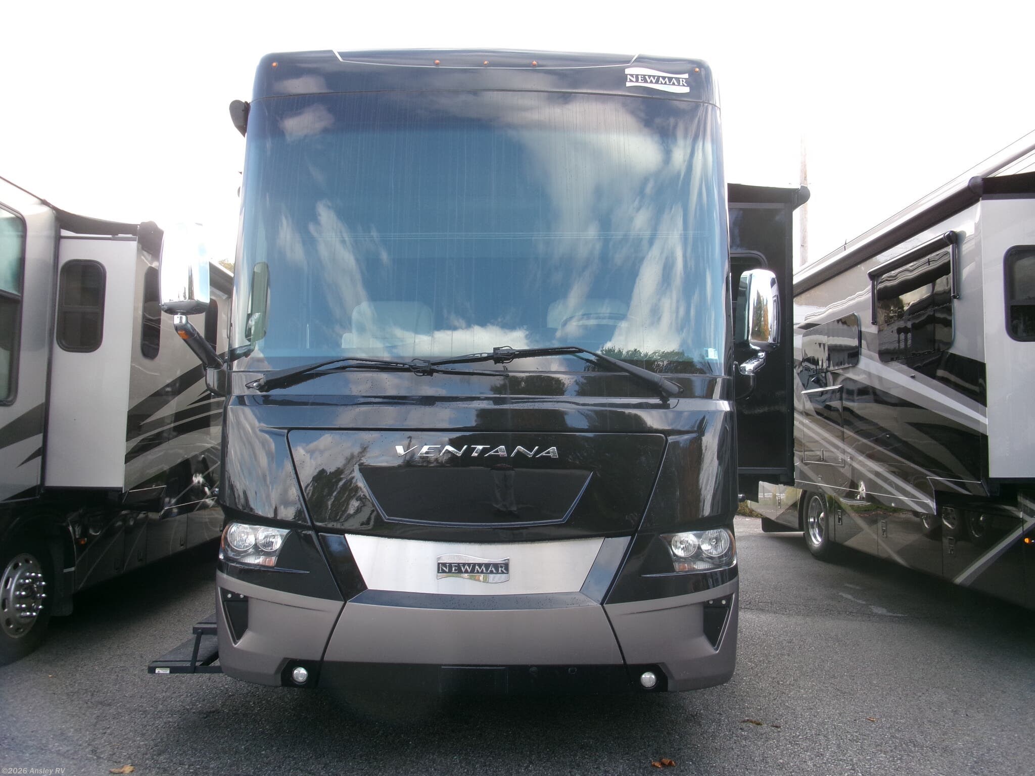 2020 Ventana 4037 by Newmar from Ansley RV in Duncansville, Pennsylvania