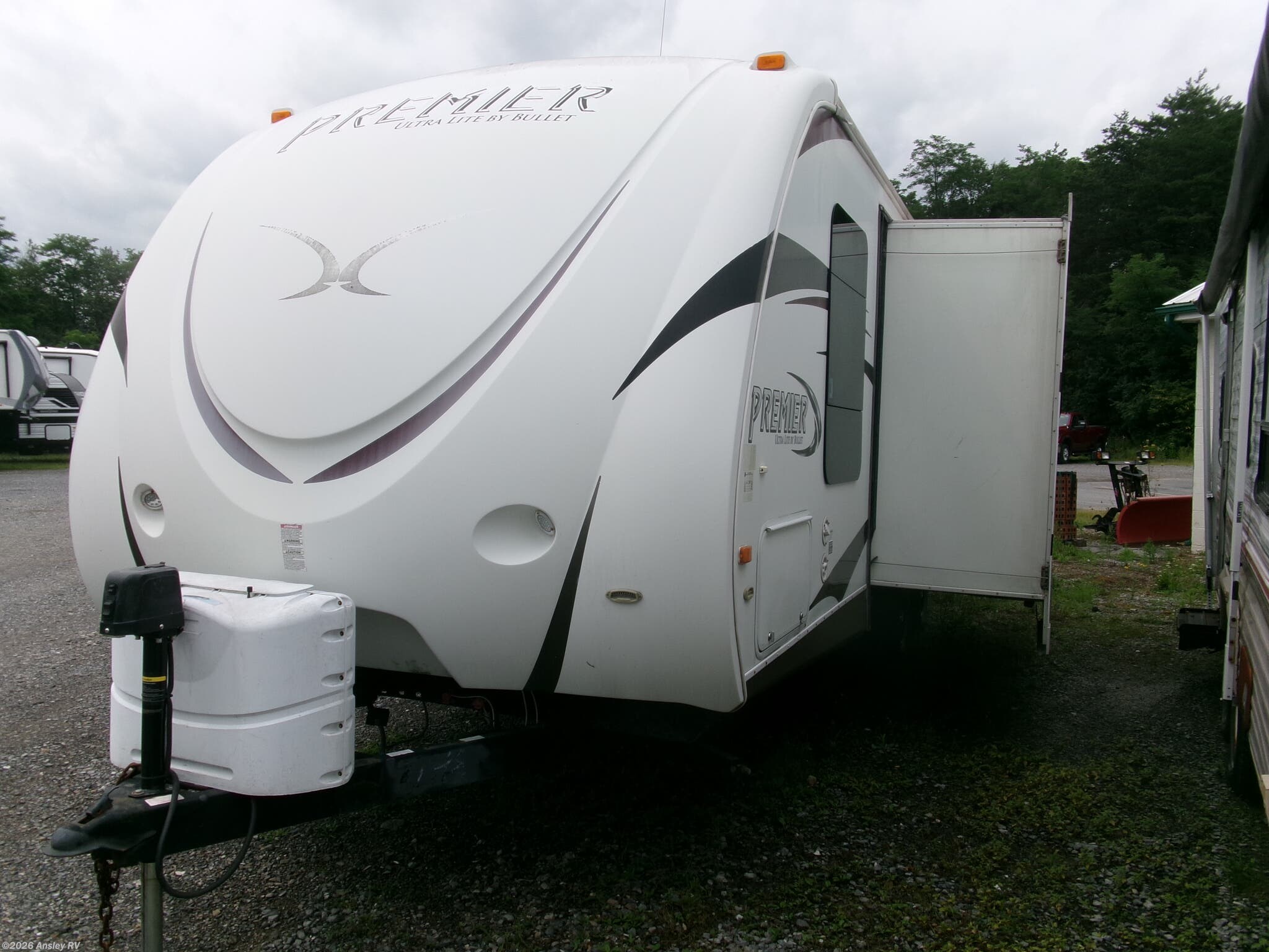 Used 2011 Keystone Bullet Premier 27RBPR available in Duncansville, Pennsylvania
