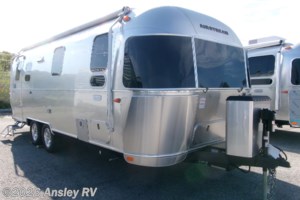 2027 Airstream Flying Cloud 27FB