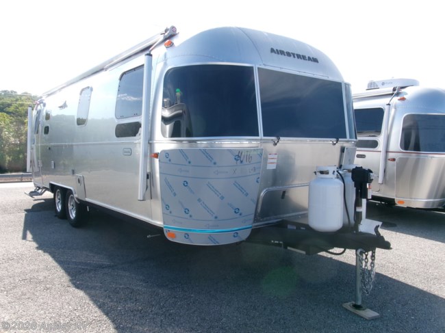 2027 Airstream Globetrotter 27FB