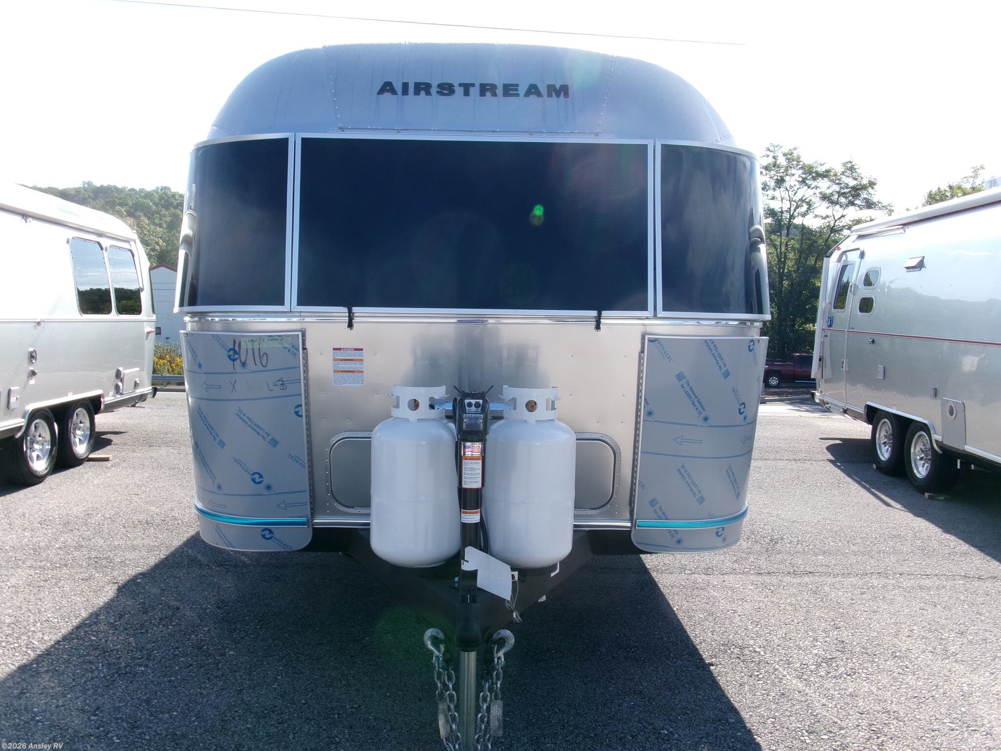2027 Globetrotter 27FB by Airstream from Ansley RV in Duncansville, Pennsylvania