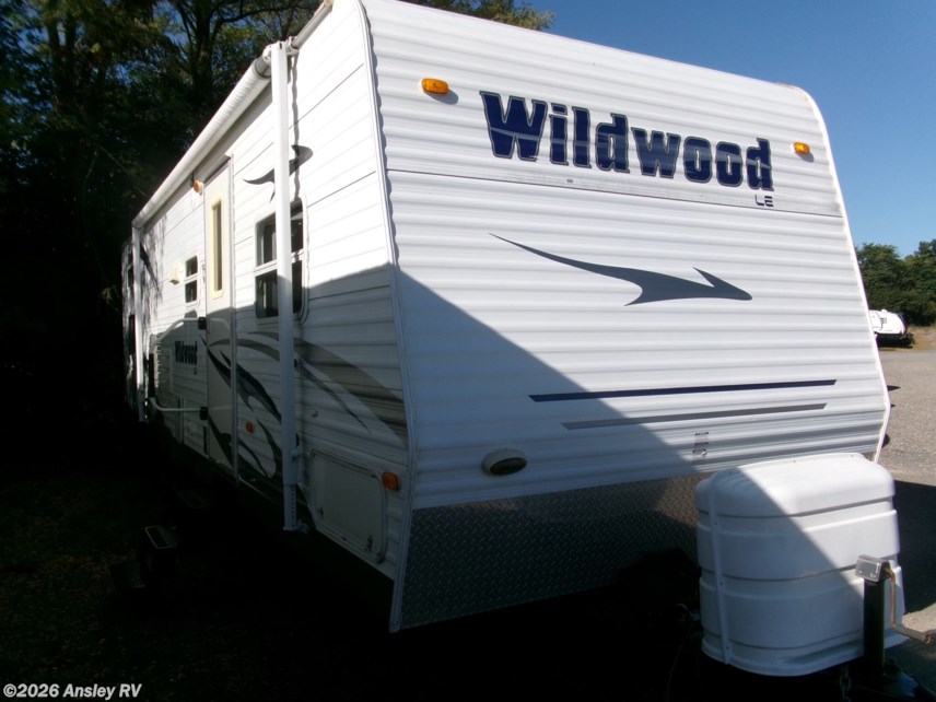 Used 2009 Forest River Wildwood LE 30QBSS available in Duncansville, Pennsylvania