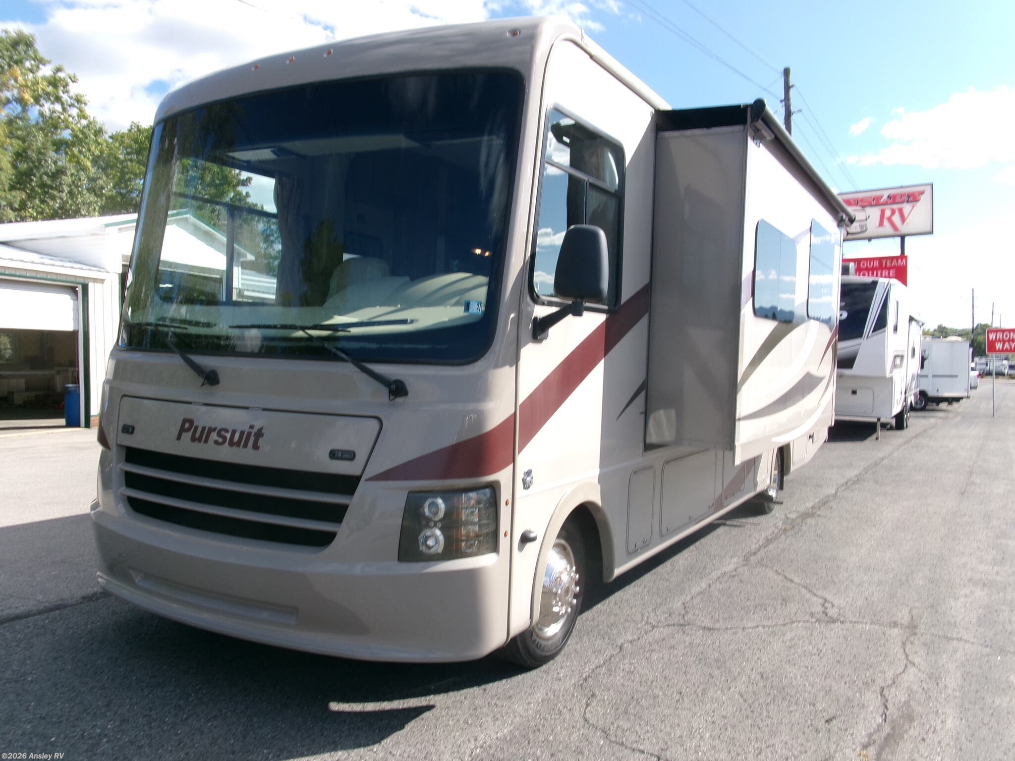 Used 2015 Coachmen Pursuit 31BD available in Duncansville, Pennsylvania