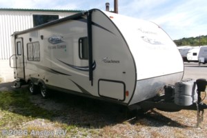 2015 Coachmen Freedom Express Ultra Lite 246 RKS