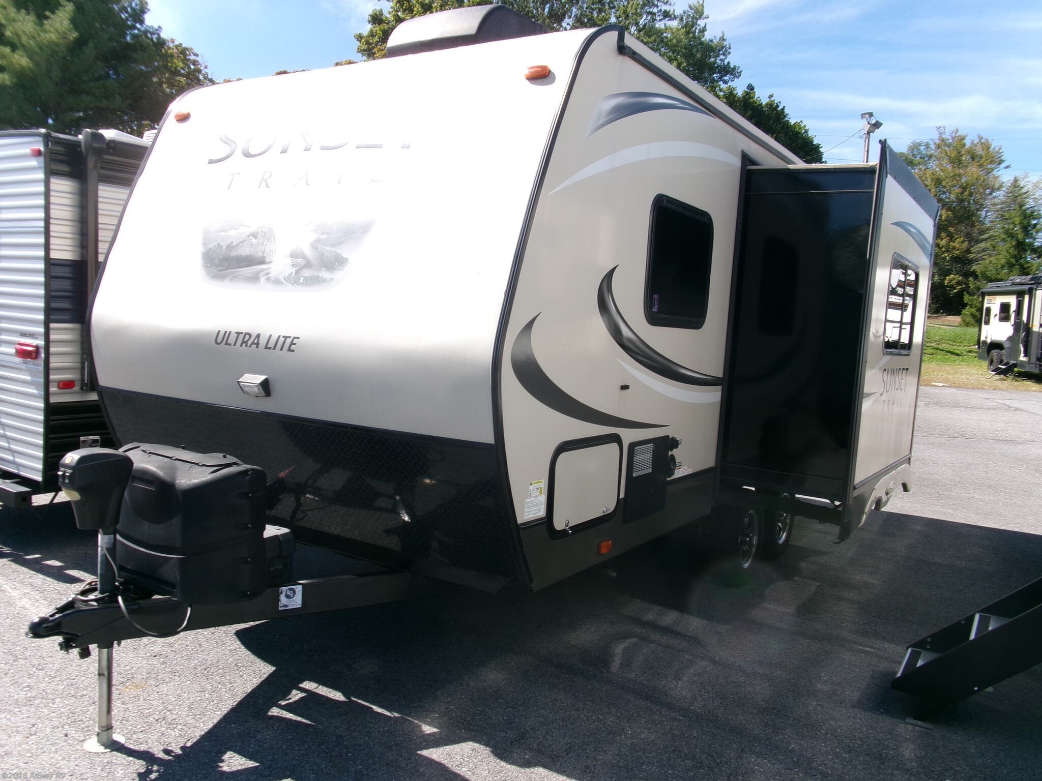 Used 2017 CrossRoads Sunset Trail Ultra Lite ST198RB available in Duncansville, Pennsylvania
