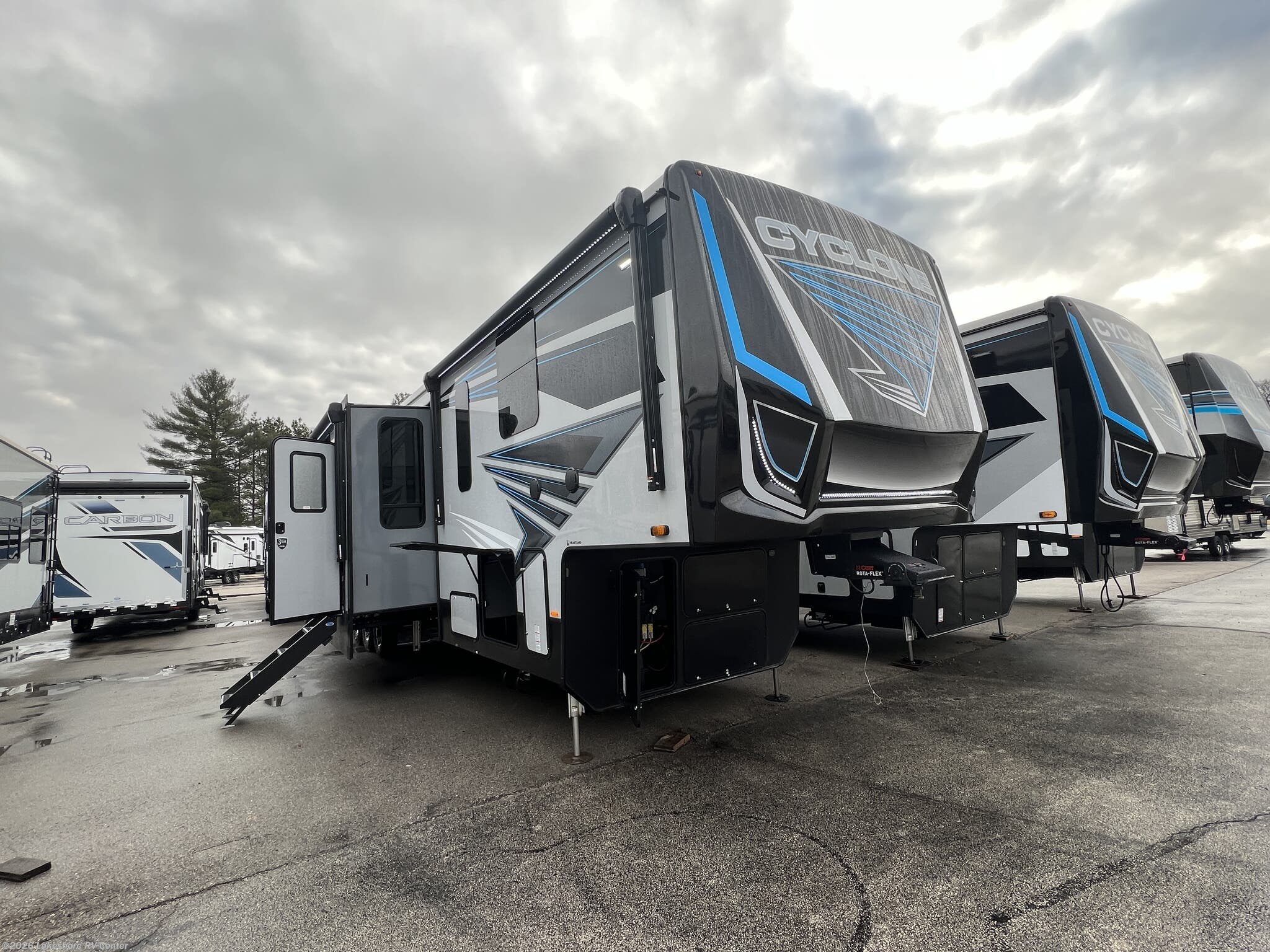 2023 Heartland Cyclone 4014C RV for Sale in Muskegon, MI 49442 30736