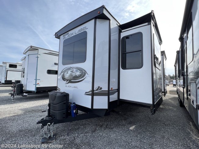 2023 Timberwolf Black Label 39SRBL by Forest River from Lakeshore RV Center in Muskegon, Michigan