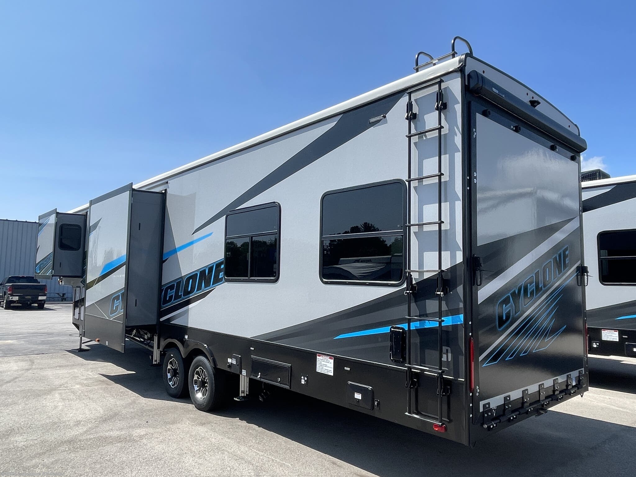 2024 Heartland Cyclone 3714 RV for Sale in Muskegon, MI 49442 30877