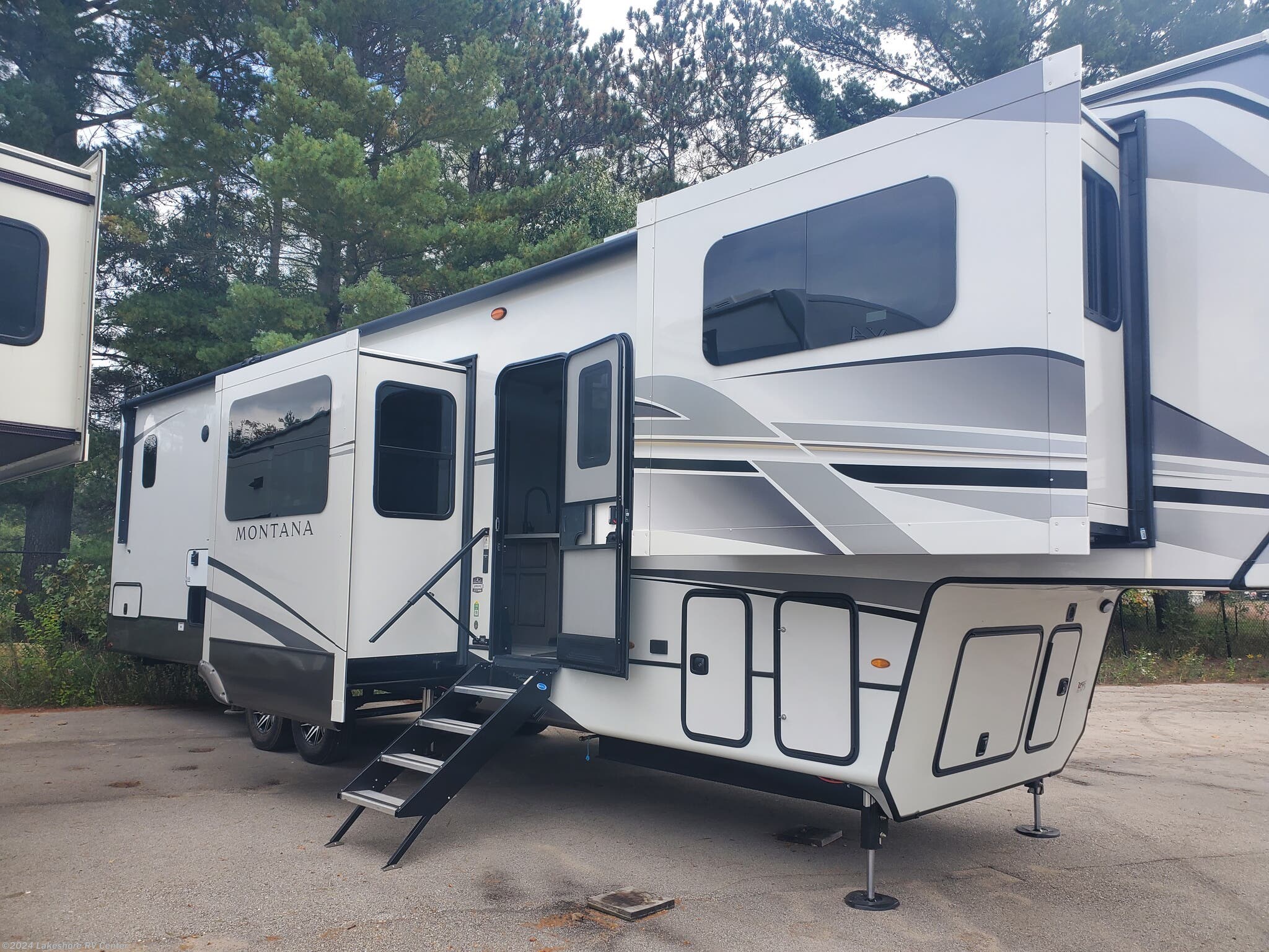 2024 Keystone Montana 3761FL RV for Sale in Muskegon, MI 49442 30967