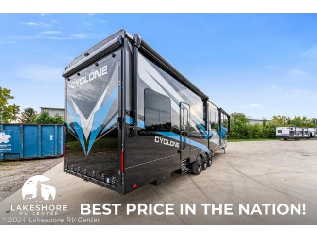 2024 Heartland Cyclone 4118 - New Toy Hauler For Sale by Lakeshore RV Center in Muskegon, Michigan