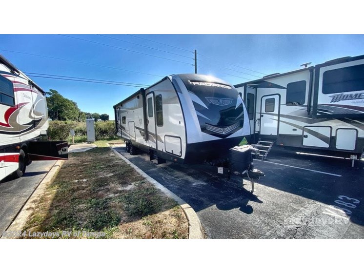 Used 23 Cruiser RV Radiance Ultra Lite R27RK available in Seffner, Florida