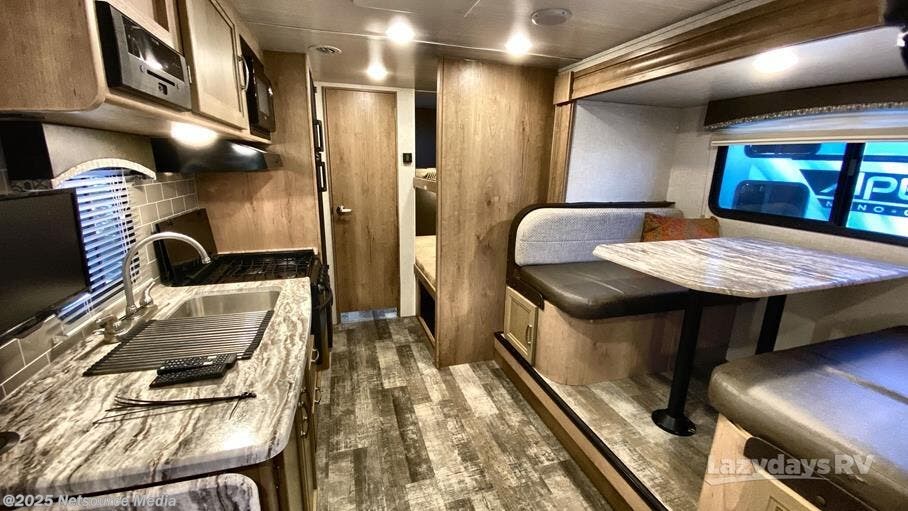2020 Winnebago Micro Minnie 2100BH RV for Sale in Seffner, FL 33584