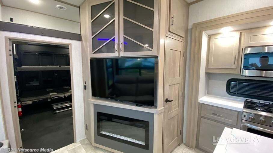 2023 Grand Design Momentum 397THS RV for Sale in Seffner, FL 33584 ...