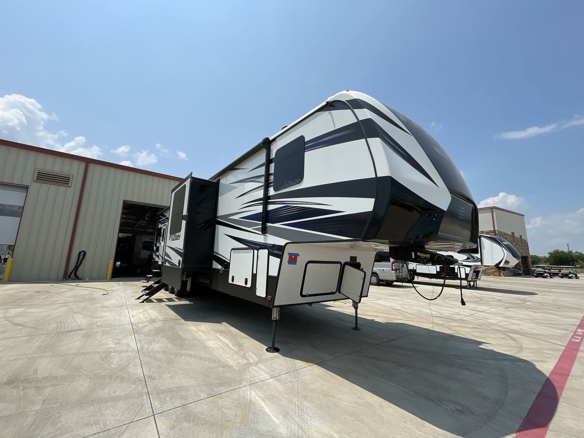 2018 Keystone Fuzion 429 RV for Sale in Sanger, TX 76266 | 94877A ...