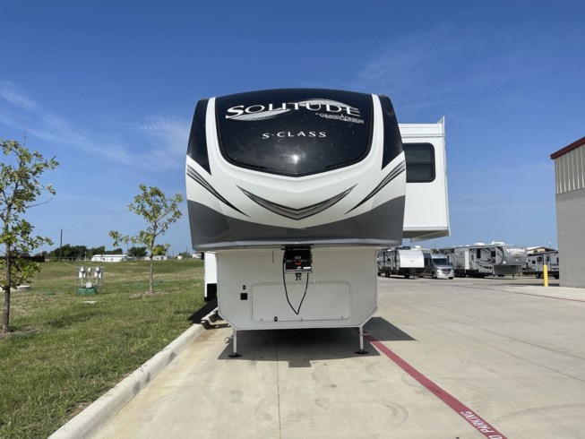 96204 2022 Grand Design Solitude S Class 3740bh R Fifth Wheel For Sale In Sanger Tx 2022 Grand Design 43 Solitude Fw Gvwr 16800