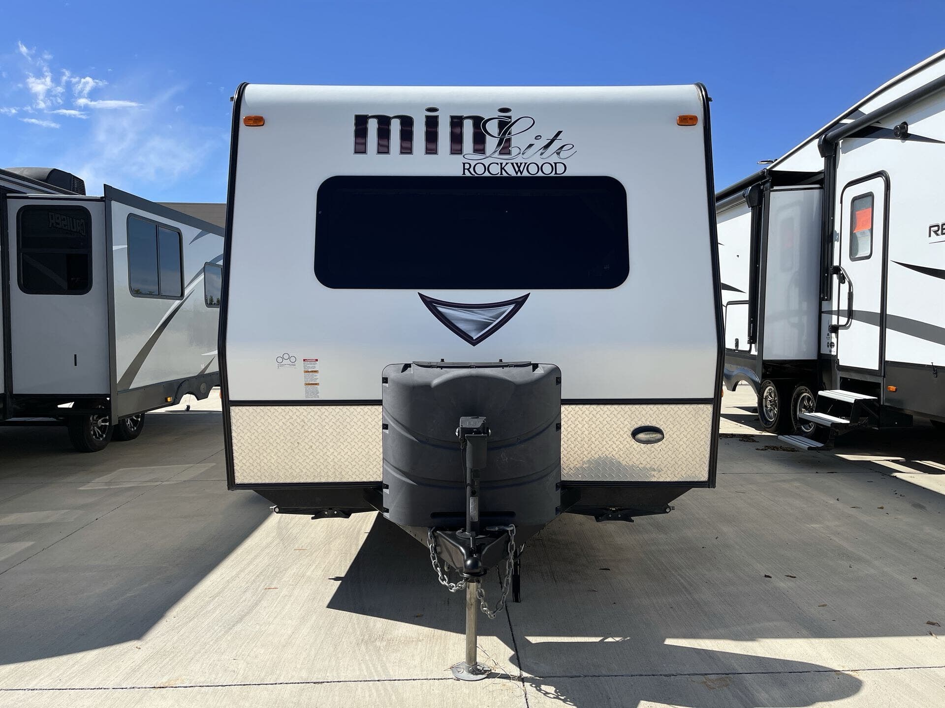2017 Forest River Rockwood MINILITE 2304 RV for Sale in Sanger, TX