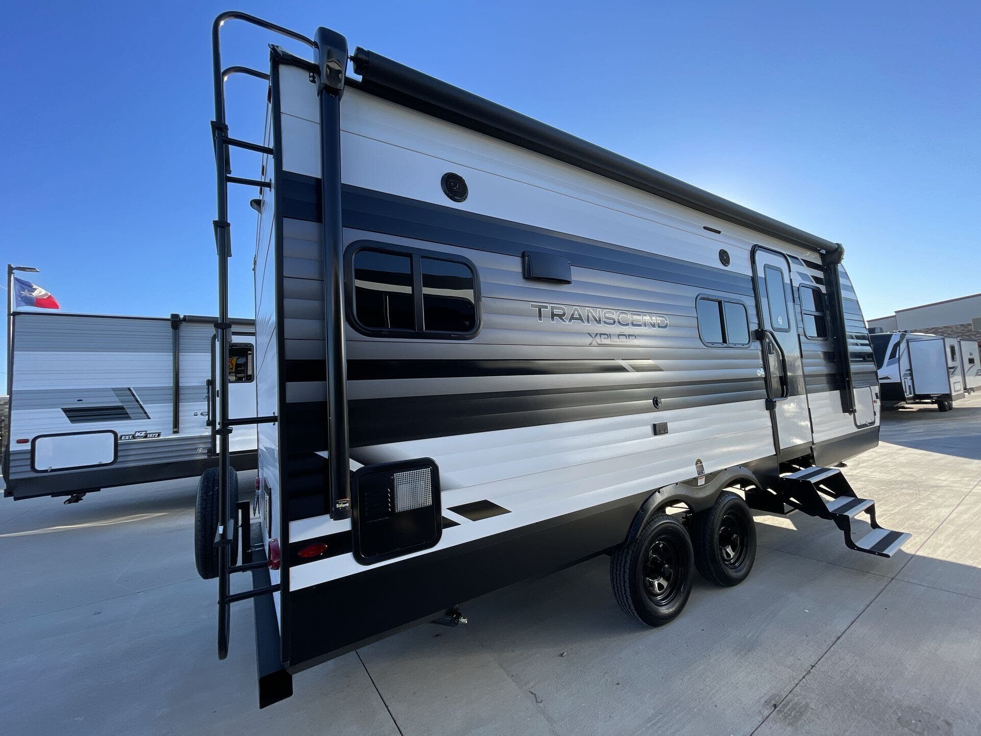 2023 Grand Design Transcend Xplor 200MK RV for Sale in Sanger, TX 76266