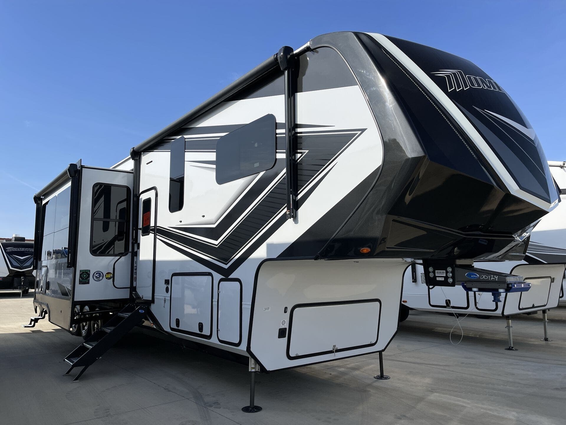 2023 Grand Design Momentum 397THS-R RV for Sale in Sanger, TX 76266 ...