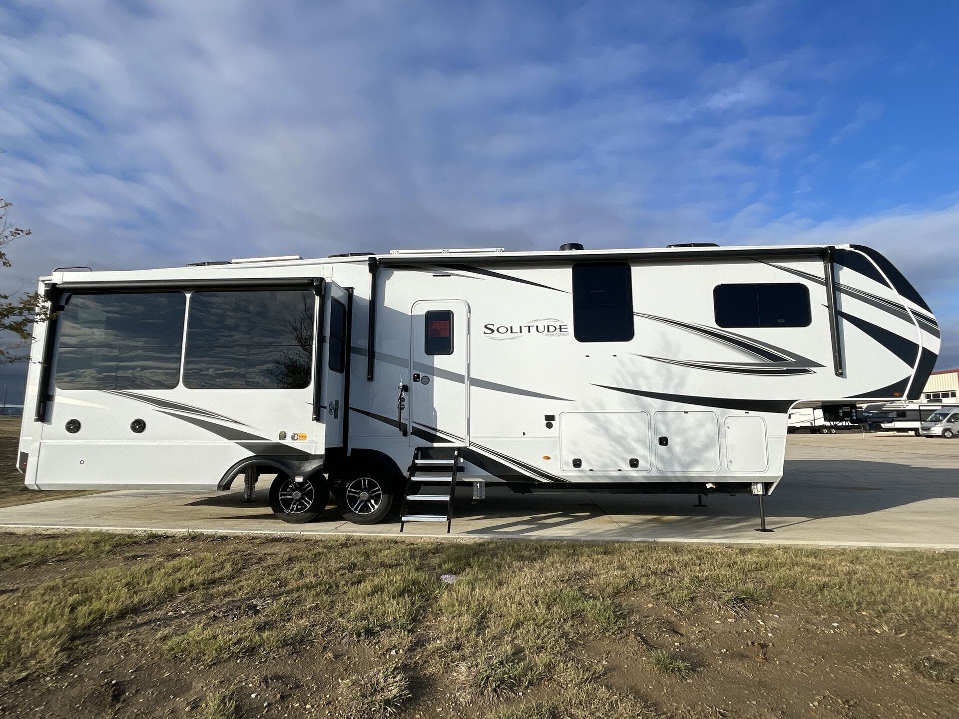 2023 Grand Design Solitude 378MBSR RV for Sale in Sanger, TX 76266