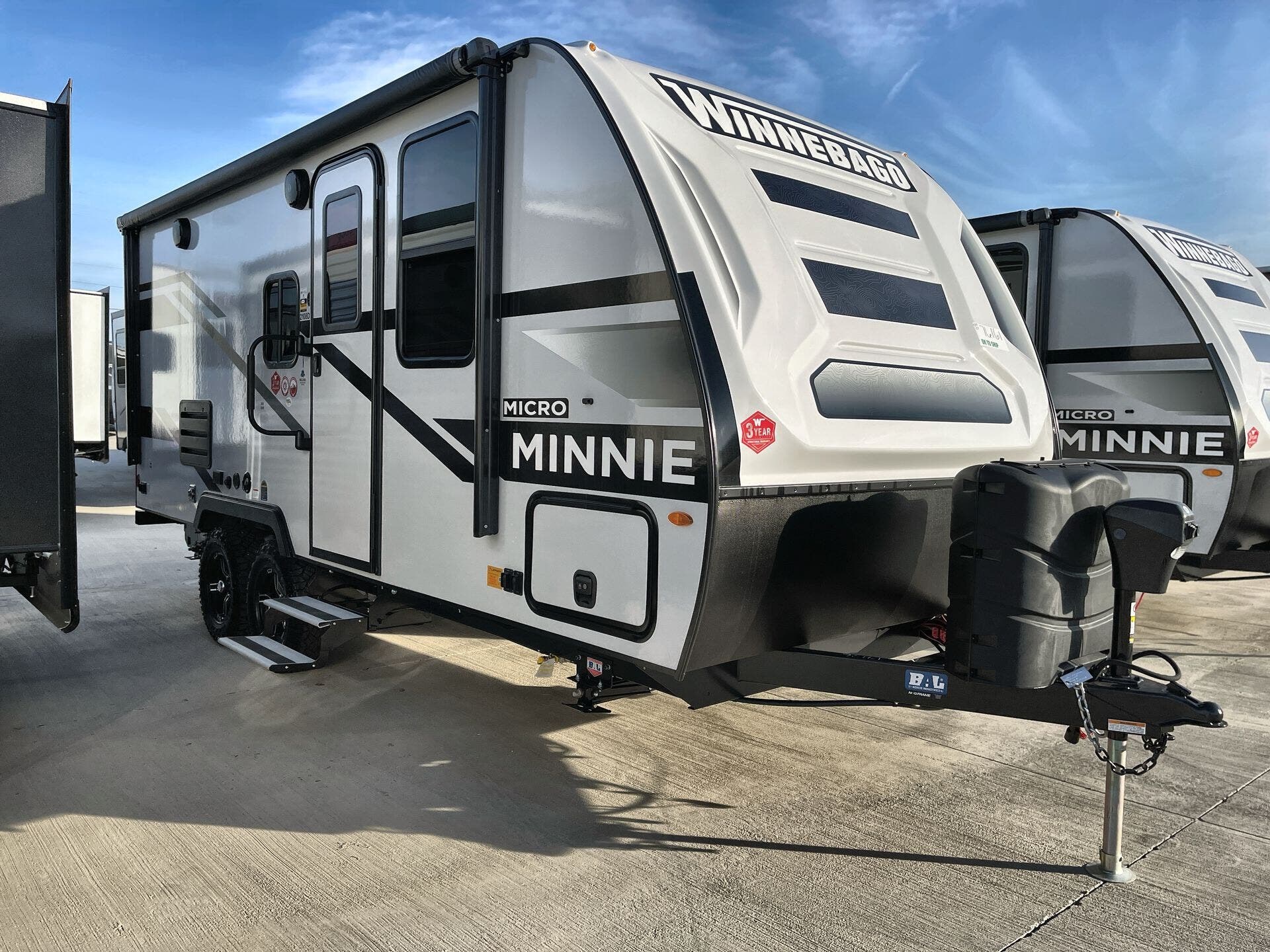 2023 Winnebago Micro Minnie 2108DS RV for Sale in Sanger, TX 76266