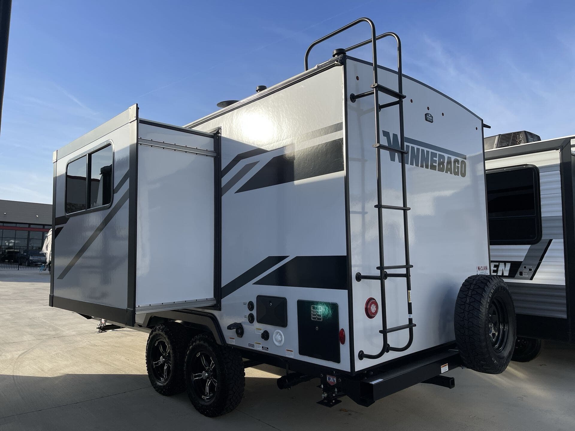 2023 Winnebago Micro Minnie 2108DS RV for Sale in Sanger, TX 76266