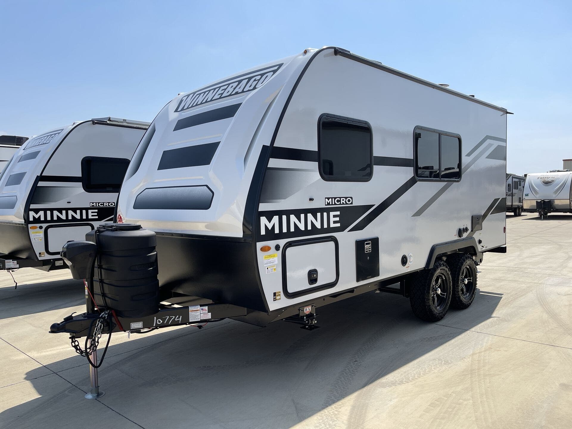 2023 Winnebago Micro Minnie 1720FB RV for Sale in Sanger, TX 76266