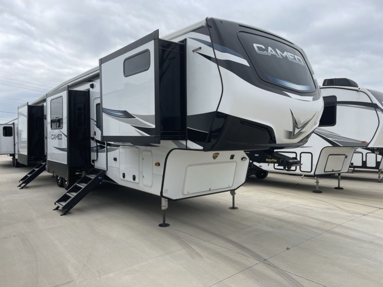 Used 2021 CrossRoads Cameo 4021FK available in Sanger, Texas