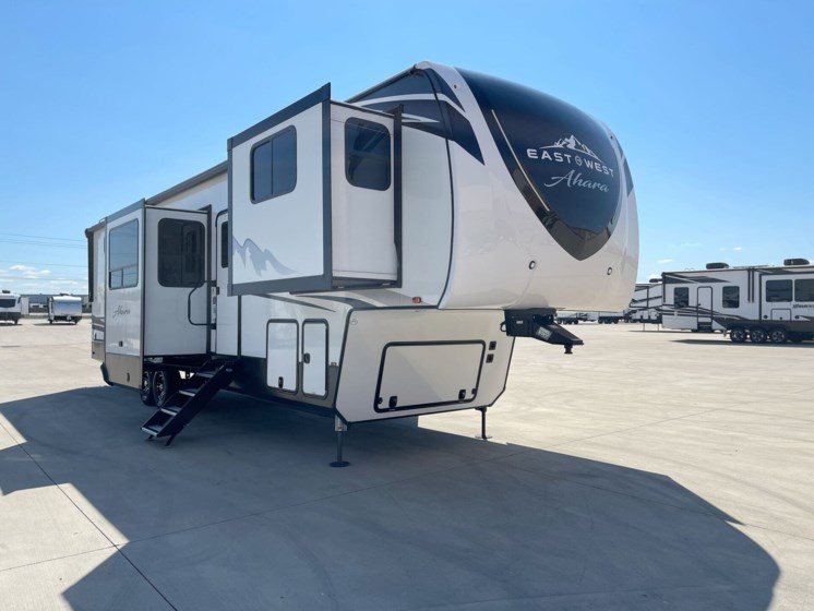 Used 2024 East to West Ahara 380FL available in Sanger, Texas