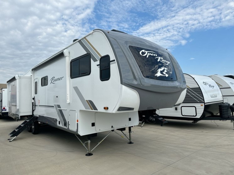 New 2025 Highland Ridge Roamer 354MBH available in Sanger, Texas