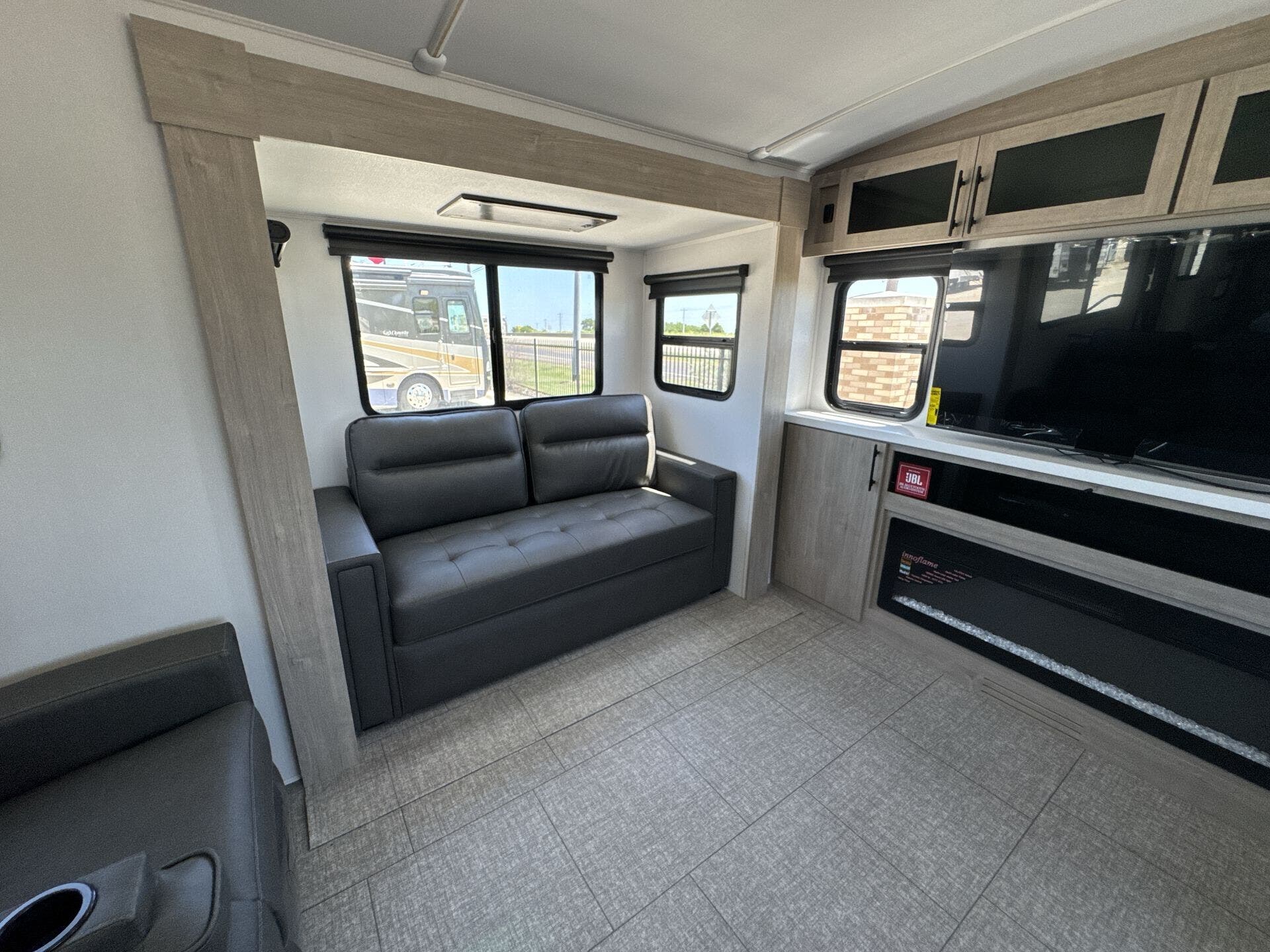2025 Grand Design Recreational Imagine Narrow Body photo 3