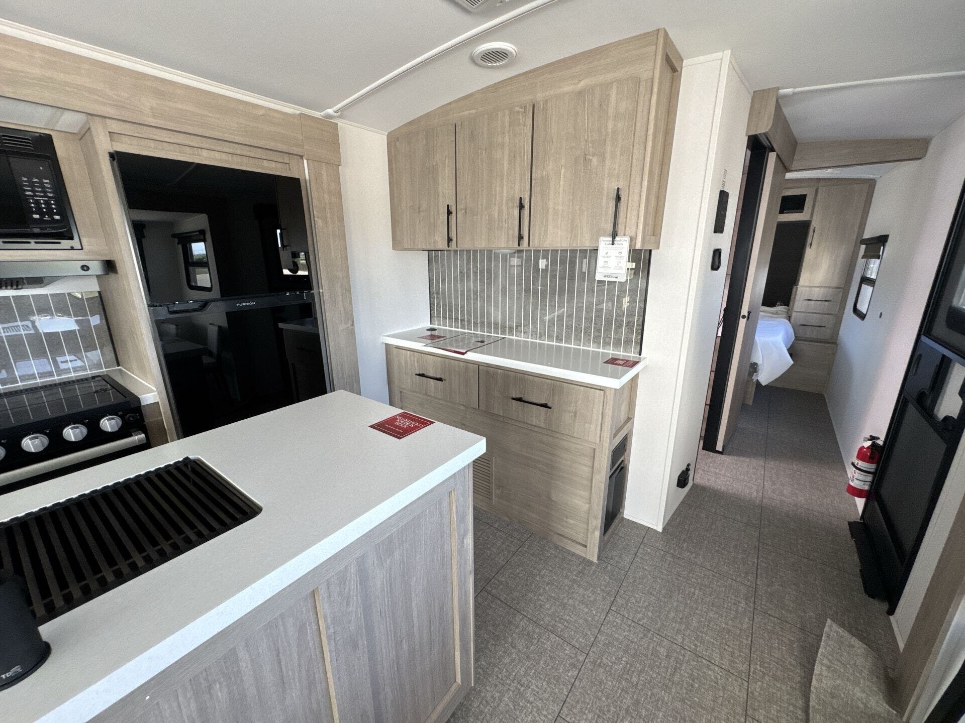 2025 Grand Design Recreational Imagine Narrow Body photo 4
