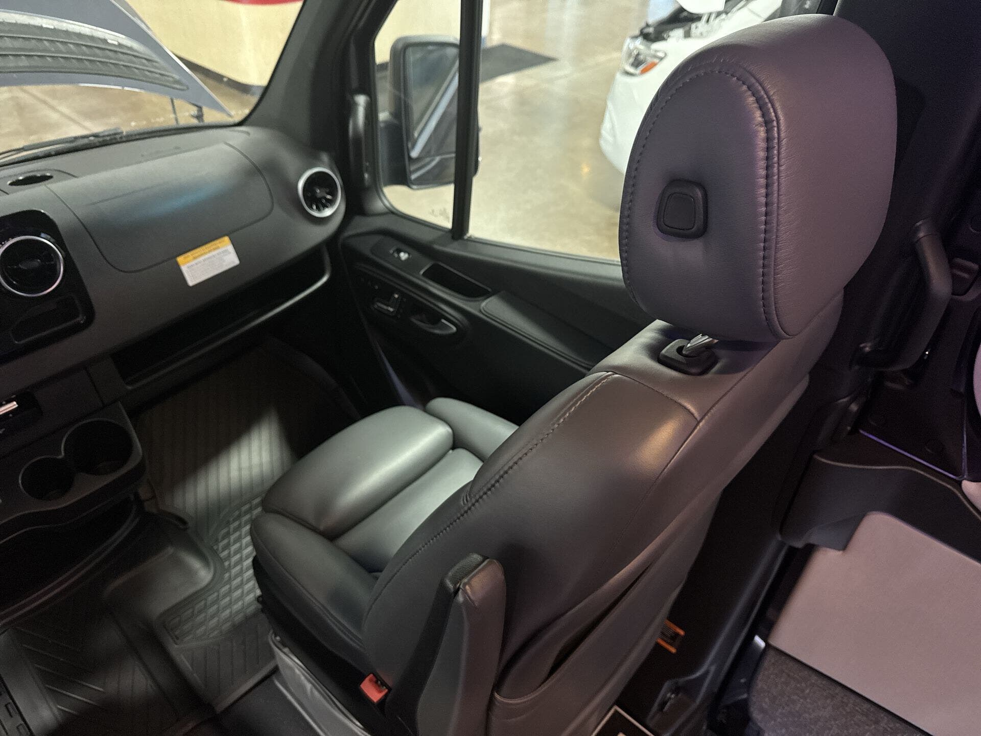2025 Mercedes Benz Sprinter 3500 photo 30