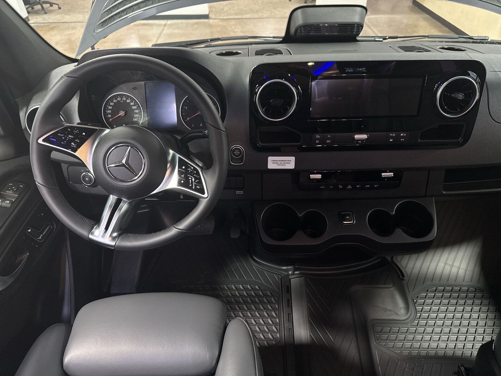 2025 Mercedes Benz Sprinter 3500 photo 32