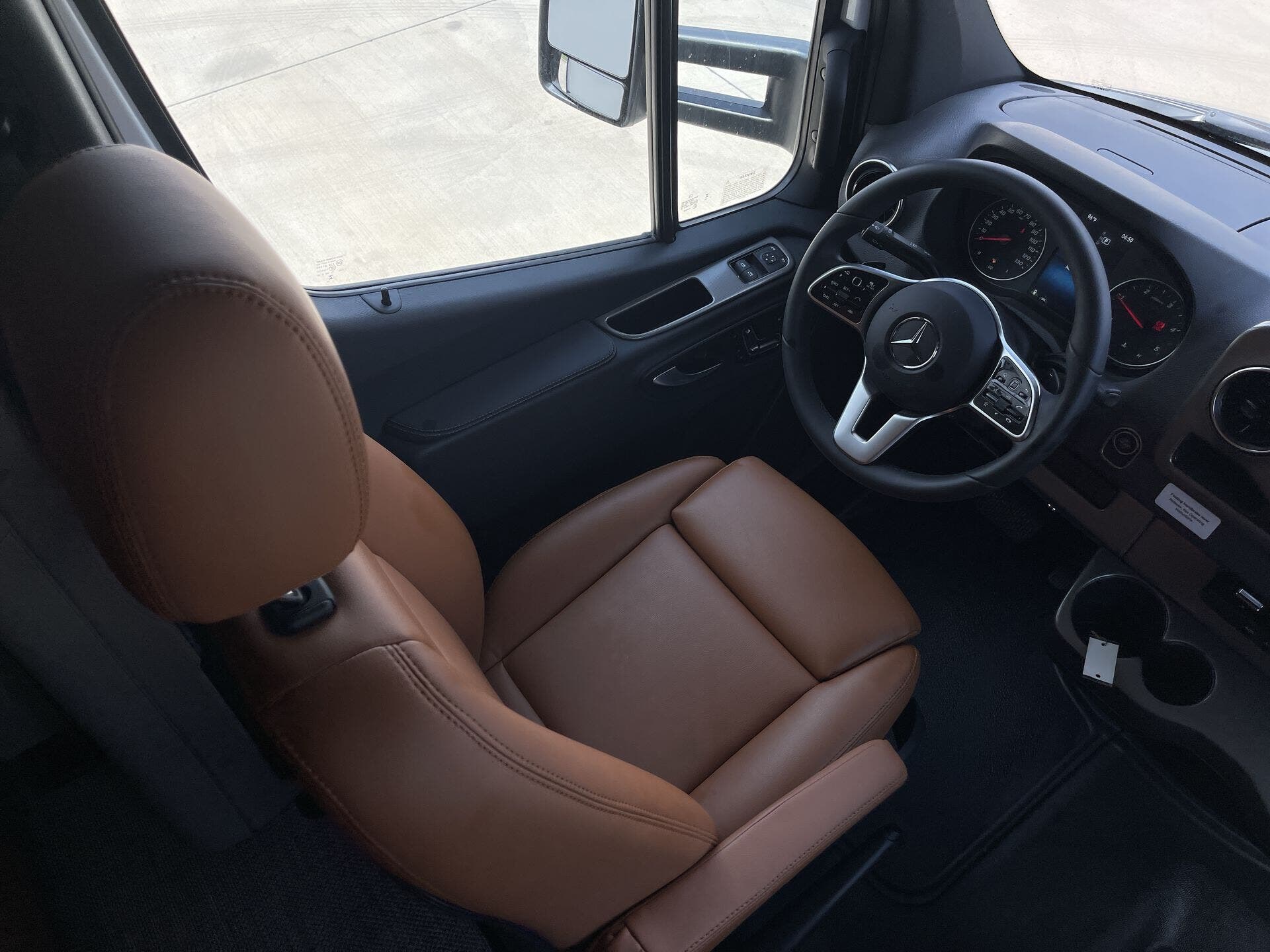 2024 Mercedes Benz Sprinter 3500 photo 26