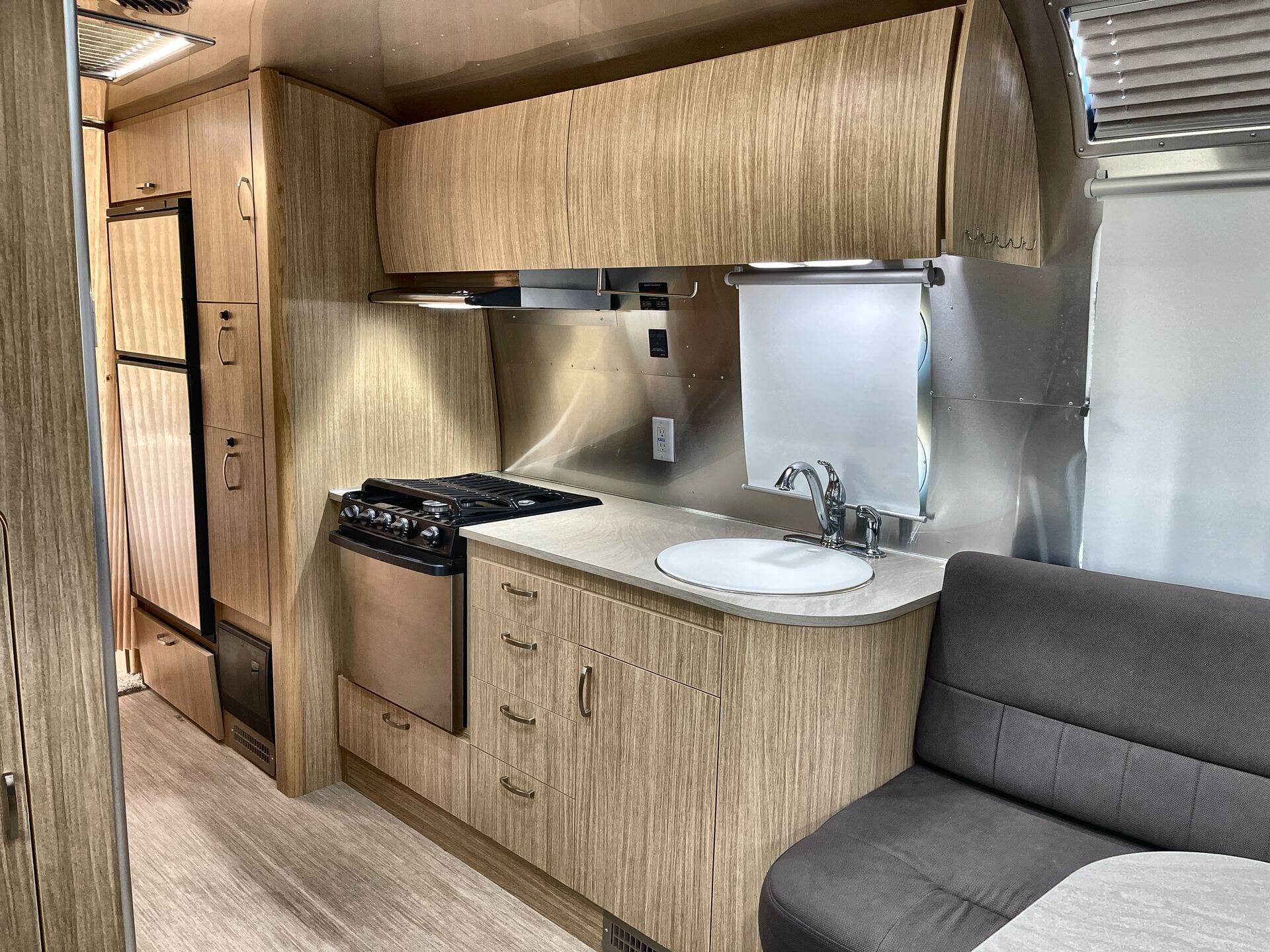 Used 2018 Airstream Flying Cloud 26RBQ available in Sanger, Texas