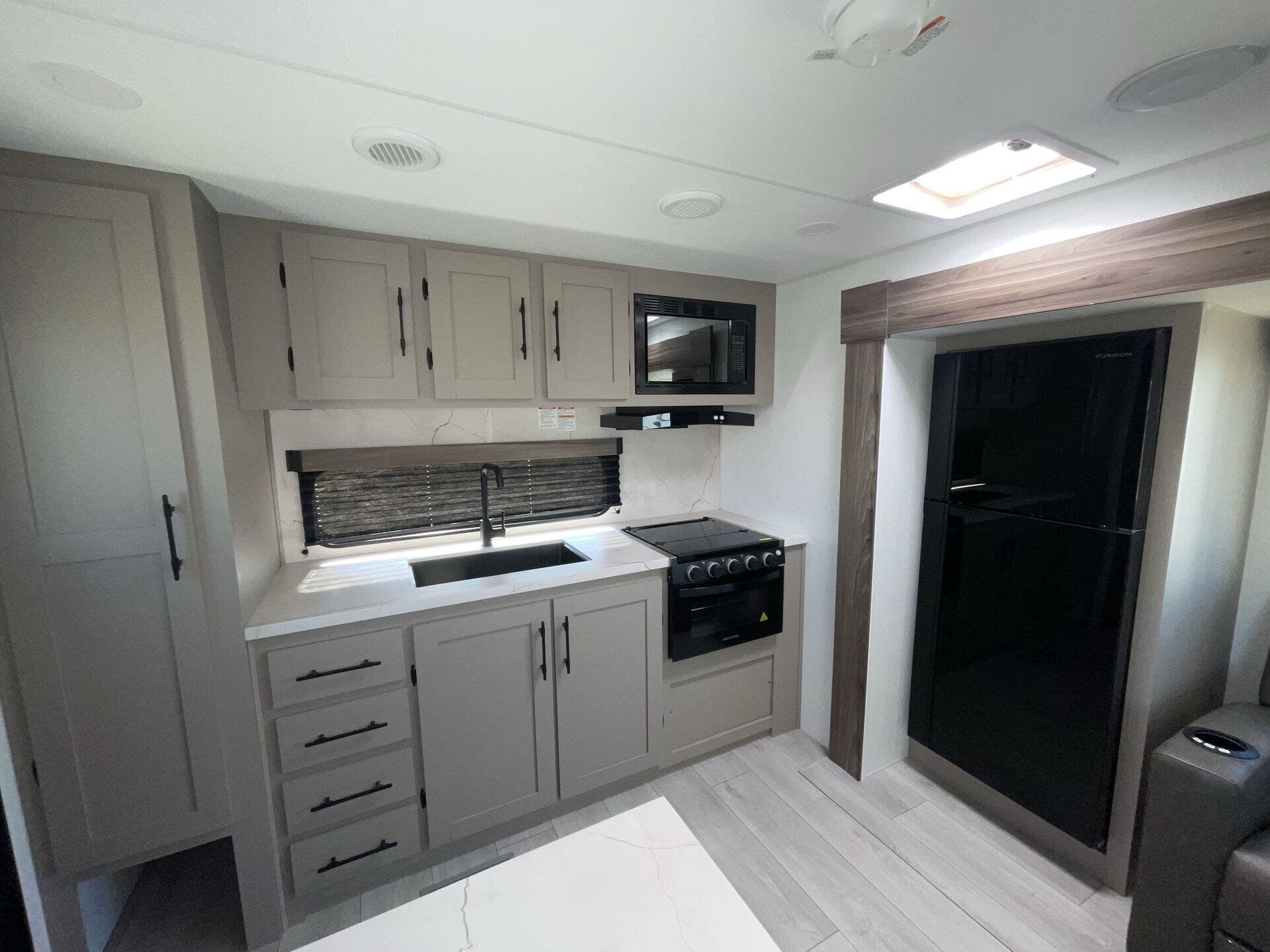 New 2026 K-Z Connect SE 221RK available in Sanger, Texas